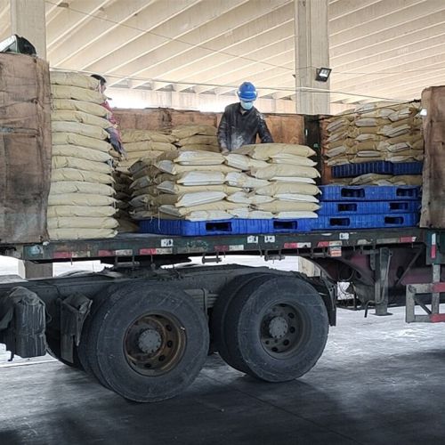 工(gong)業(ye)級丁(ding)二(er)痠(suan)髮貨現場